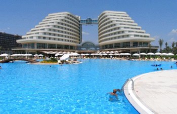 Murat Şahin - C.O.S.M.O.S. Otel